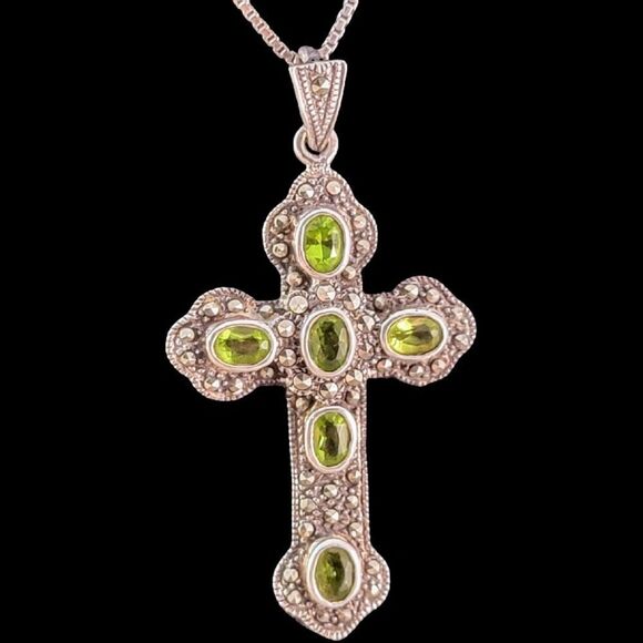 Sterling Peridot Cubic Zirconia Marcasite Cross Pendant Necklace - Picture 1 of 9
